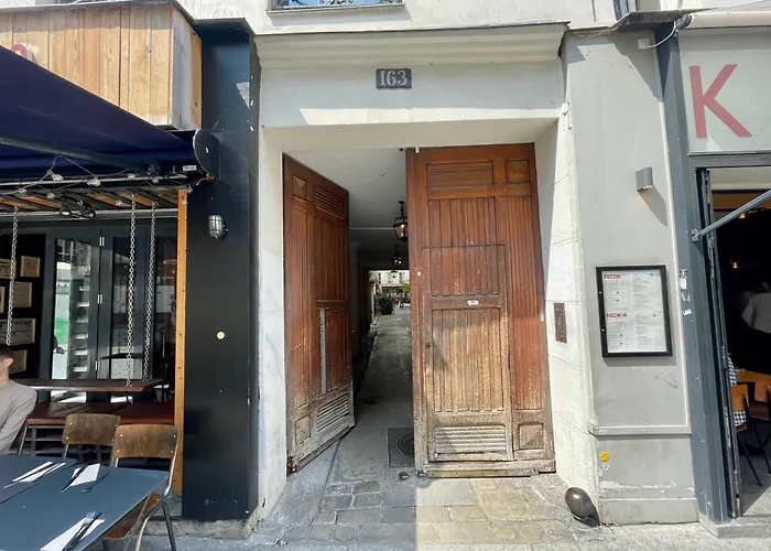 Apartment Marais Etienne Marcel Paris